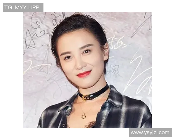 圆寸发型的足球明星女性展现独特魅力与运动风范