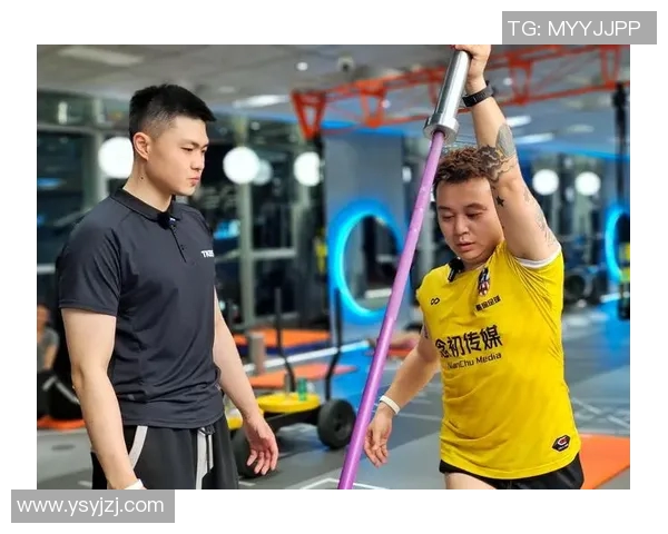 足球明星跑步姿态解析与技巧分享助你提升运动表现